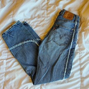 Adorable Levi’s, size 24, good conditions!!
